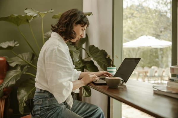 How I’m Using AI to Start an Online Business (and Build an Email List Fast — No Funnels Required!)